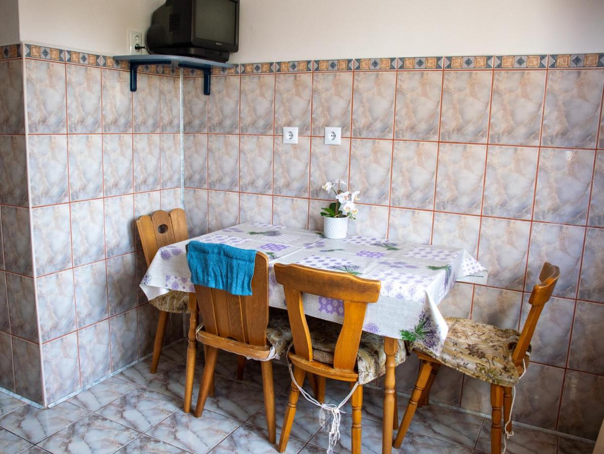 Family-Friendly Apartment Oradea Exteriör bild