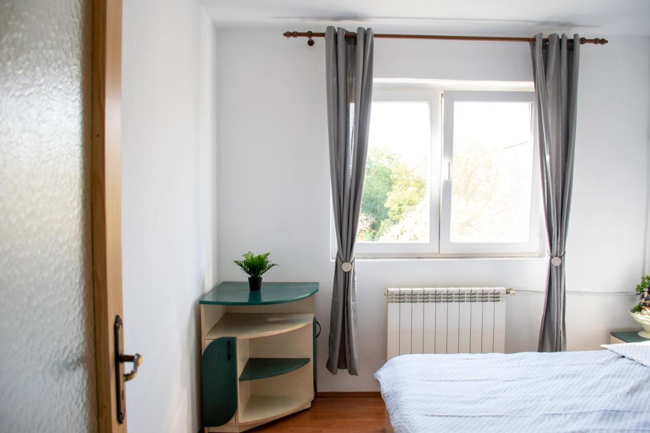 Family-Friendly Apartment Oradea Exteriör bild